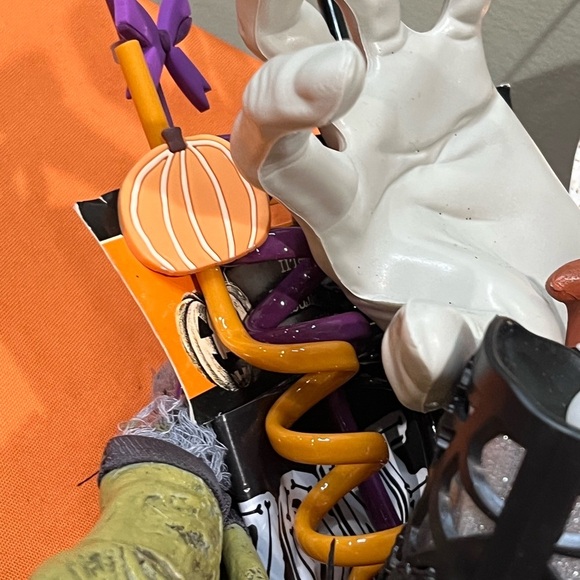 Halloween Themed Decorative Basket - Picture 11 of 14